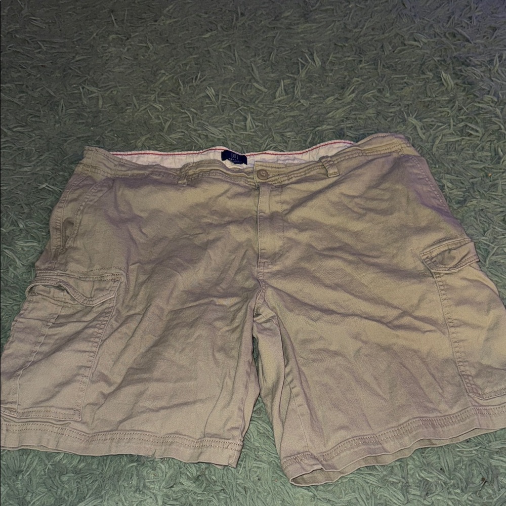 mens tan cargo shorts